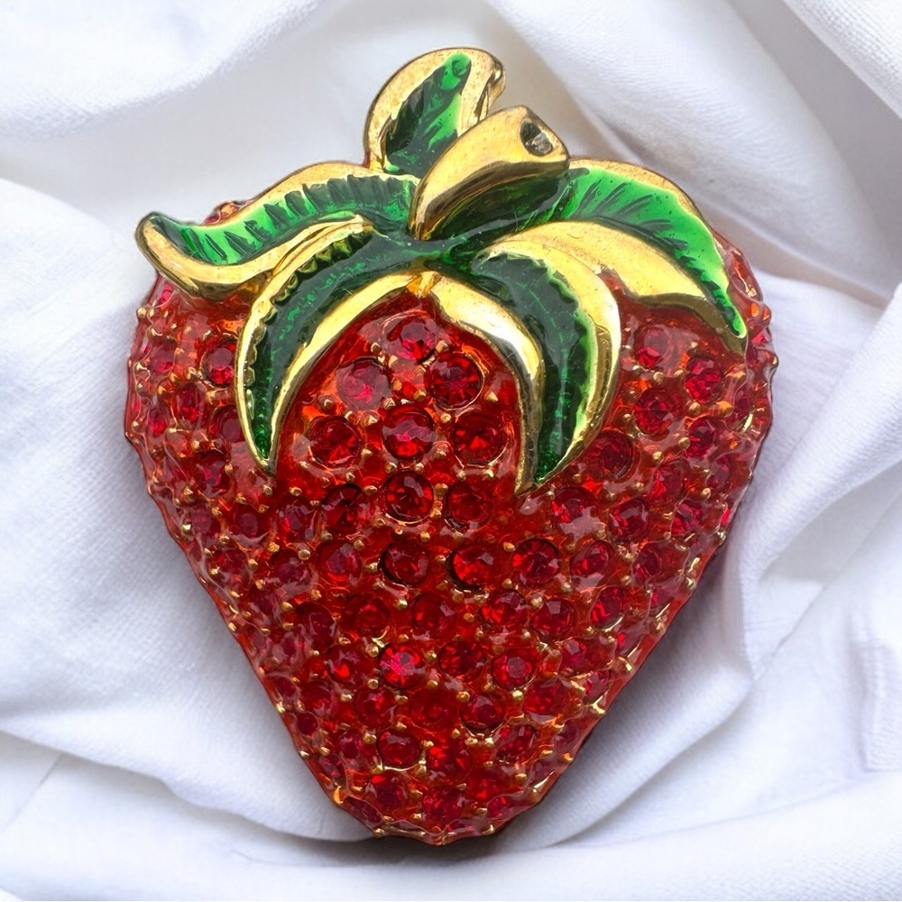 🍓Vintage Crystal Strawberry Brooch Pin🍓